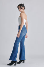 Load image into Gallery viewer, Hi-Rise Pull On Flare Jean